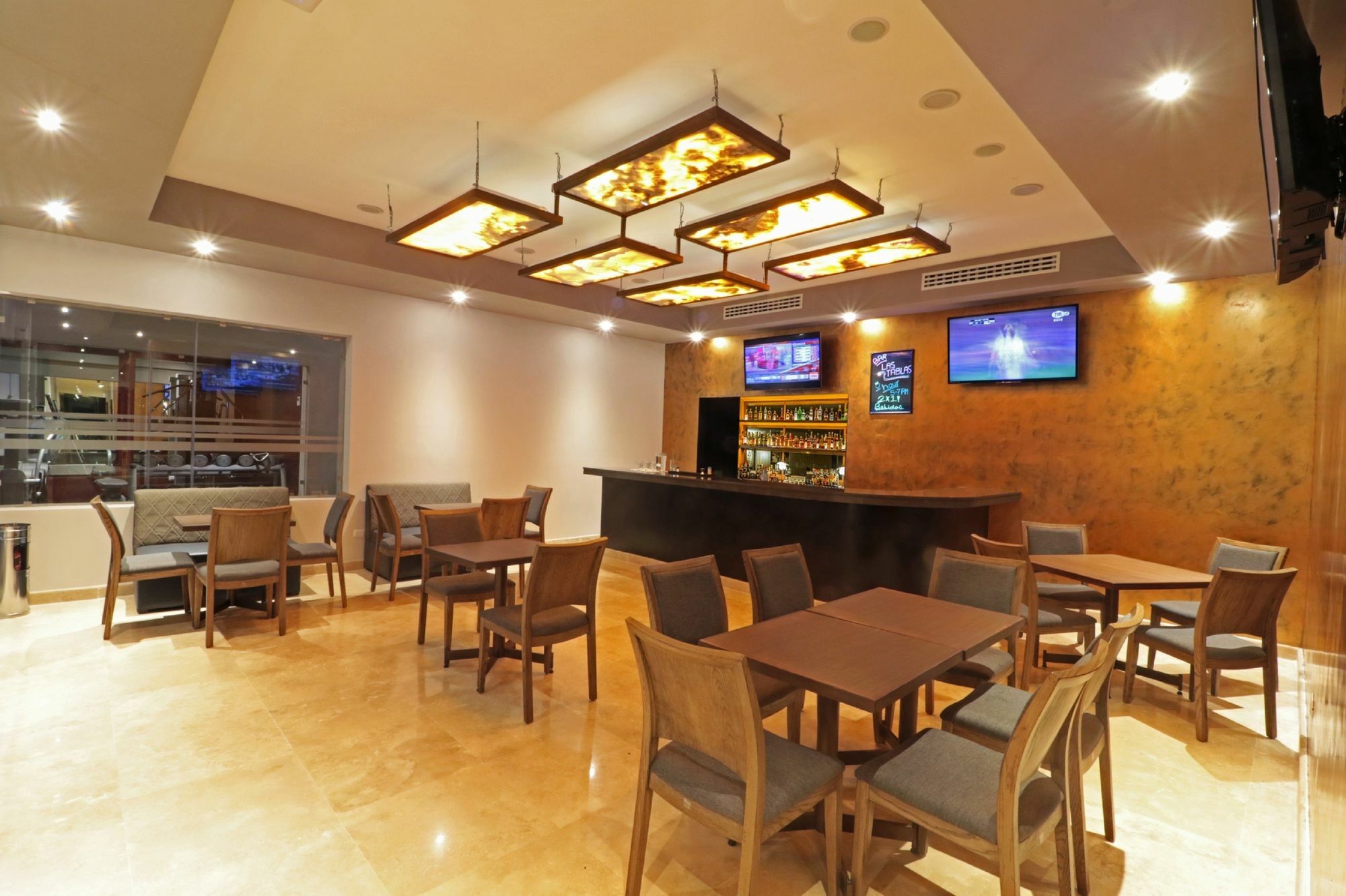 Bluu Hotel Aeropuerto Monclova-Frontera Exterior photo